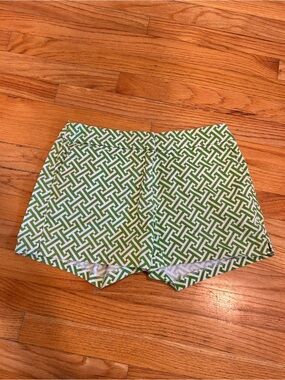 Melly M Green and White Geometric Print Shorts